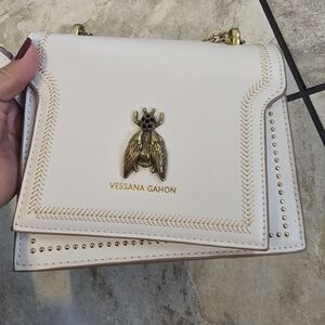 Cream & Gold Vessana Gahon crossbody bag with gold accents #crossbodybag 10"x6x6